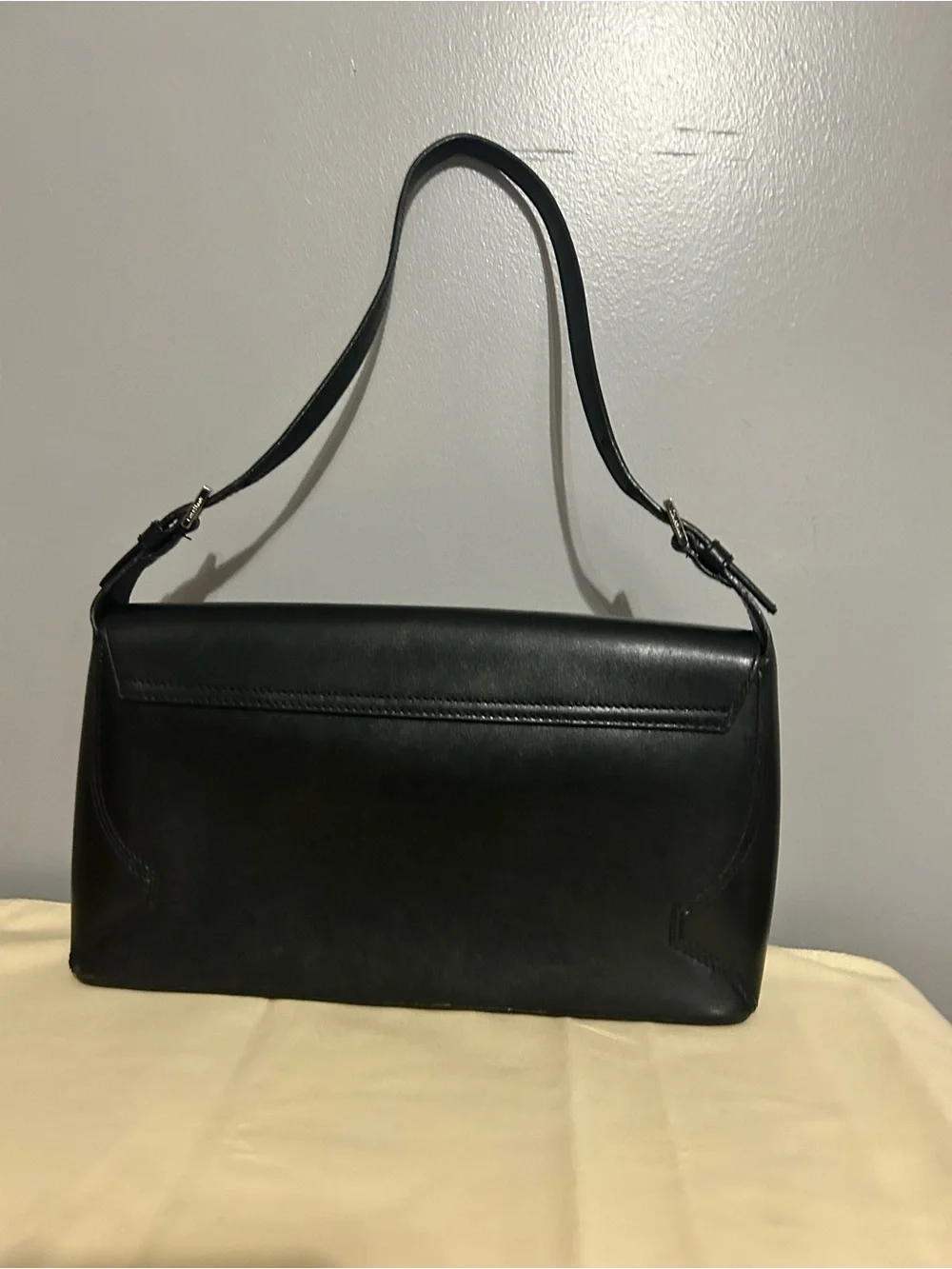 VTG Cole Haan Shoulder Bag Sleek Leather Minimalist Adjustable Strap Black Lined